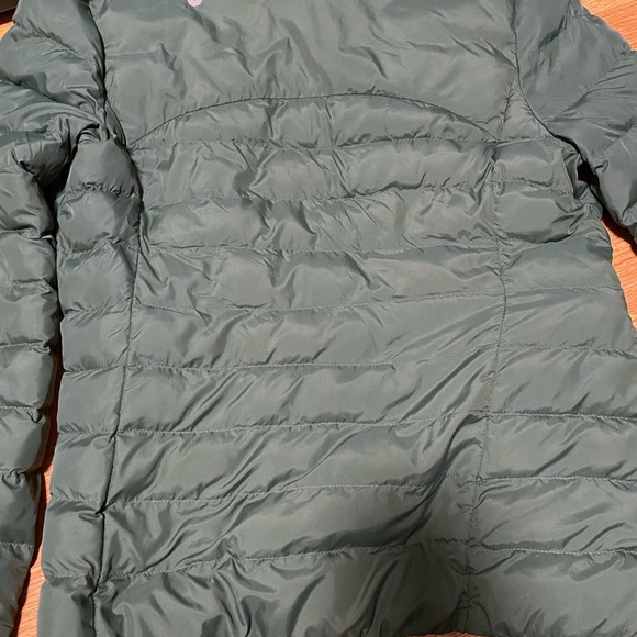 On shift packable puff jacket XS in green - Picture 15 of 15